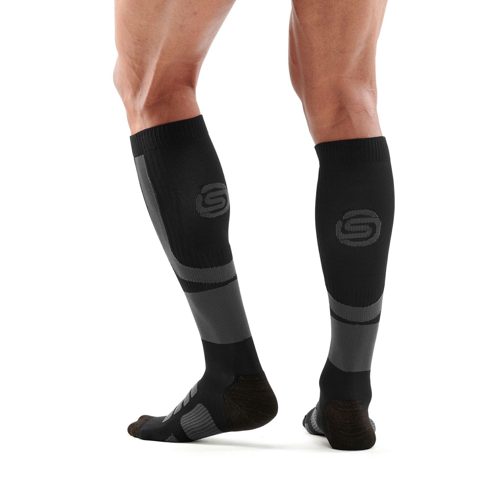 SKINS Men's Essential Performance Compression Socks Black/Charcoal ...